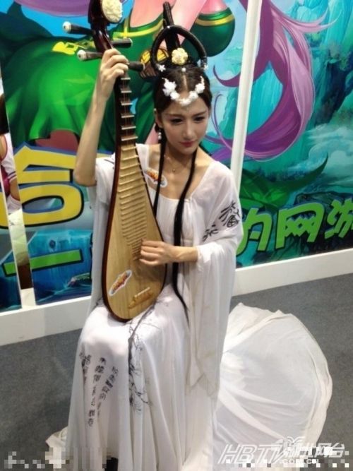 最美伪娘小灿似神仙姐姐 雌雄难辨秒杀女明星