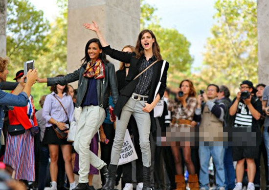  ��ģ�����Ժ�Ӱ ˭������һĿ��Ȼ 