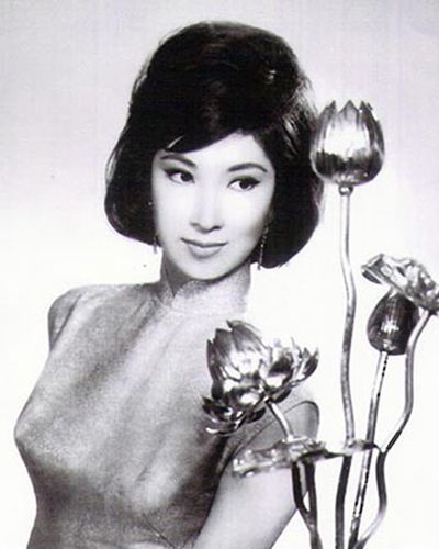 现在的流行因素早在60年代就可以找流行的影子,乐蒂的这款发型很