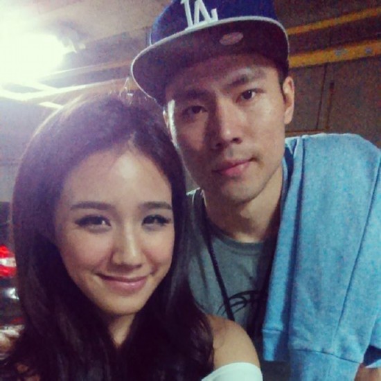 CBA四川队台湾球员性感混血女友爆红 两人亲