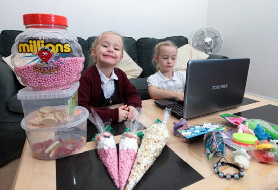 英国7岁姐妹开网店卖糖果变最小电商(图)