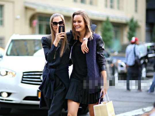  ��ģ�����Ժ�Ӱ ˭������һĿ��Ȼ 