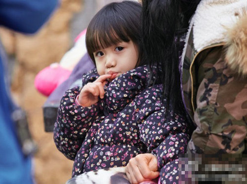 钟丽缇女儿曝最新萌照 网友称和kimi<em>绝配</em>[图]【