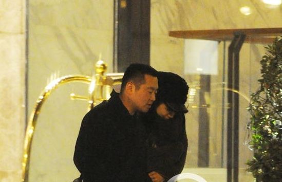 黄秋生否认野战李亚鹏否认新欢 盘点约会被偷