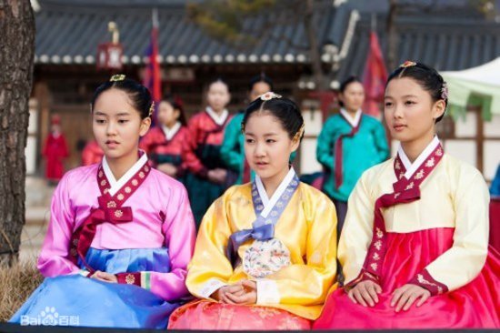 金素妍蒋依依边程 童星抢镜朴有天林心如宋茜