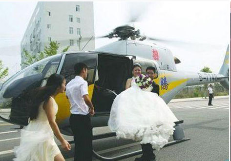 土豪婚礼 土豪村分红1300万现金垒成墙 人民网房产
