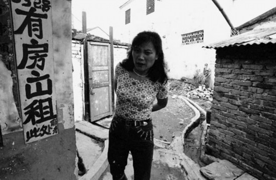 组图:摄影师实拍90年代妓女生活【22】--安徽