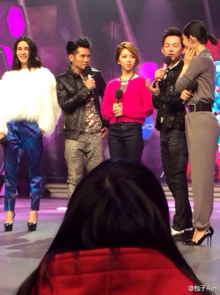 百变大咖秀今晚看点 王祖蓝逆天模仿邓紫棋(组