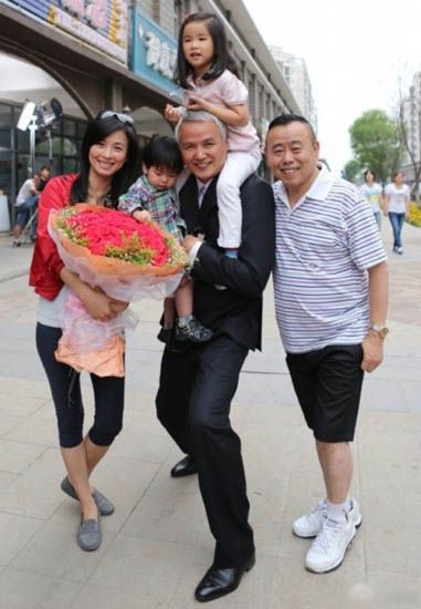 张庭爱子被罚站视频萌翻网友 透露想带儿女上亲子节目