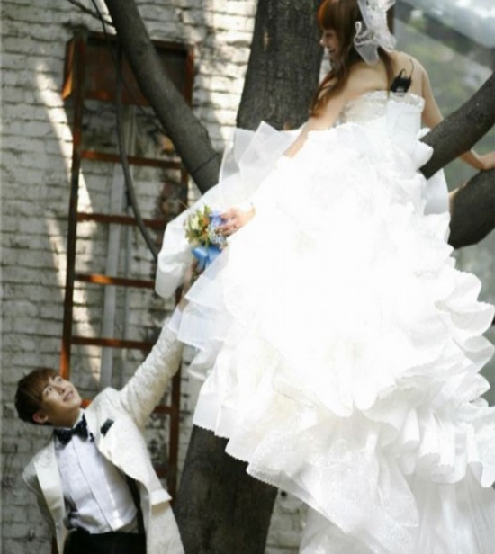 年末歌谣大战尼坤宋茜同台 维尼夫妇婚纱照曝