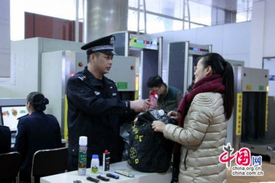 全国铁路公安编防扒顺口溜 现场教旅客防骗技