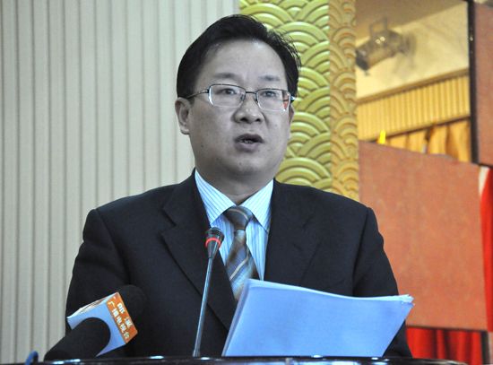 县委书记邵建华在会上作重要讲话