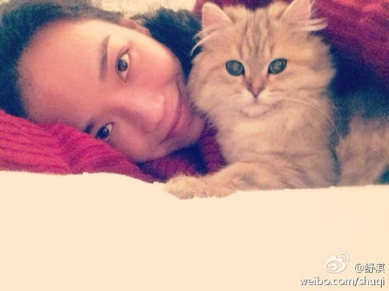 舒淇和她的爱猫,还是单身的舒淇连圣诞节都是和喵星人一起过的哟!