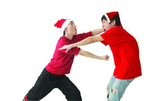 两性揭秘:惊爆!情侣吵架越吵越好的方式--人民