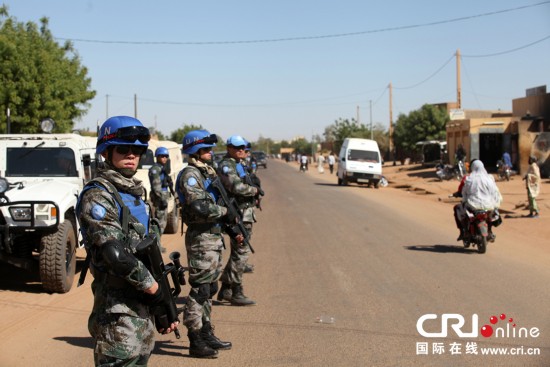 中国军队首只维和安全部队装备精良(高清组图