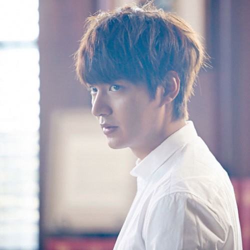  李敏镐跨年 演唱会留下深刻印象 盘点帅气男孩