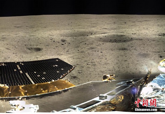 嫦娥三号著陆器地形地貌相机拍摄月球影像图