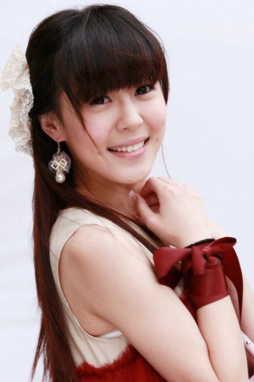 《<em>爱情公寓</em>4》强势回归 胡一菲陈美嘉美艳造型