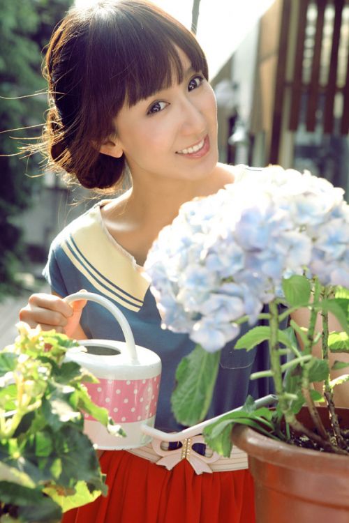 《爱情公寓4》强势回归 胡一菲陈美嘉美艳造型