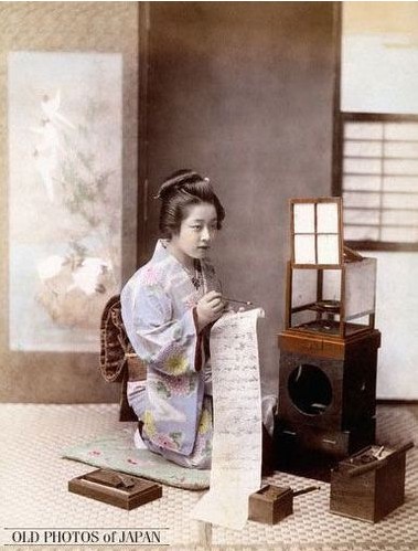 揭密1890年日本妓院:妓女在笼子里由客人挑选