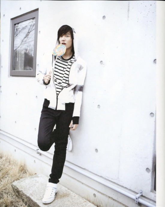  李敏镐跨年 演唱会留下深刻印象 盘点帅气男孩