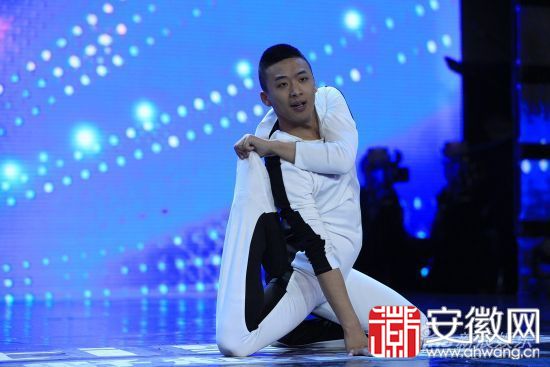 《中国达人秀》赵薇苏有朋与安徽小伙玩转"人肉螺丝"