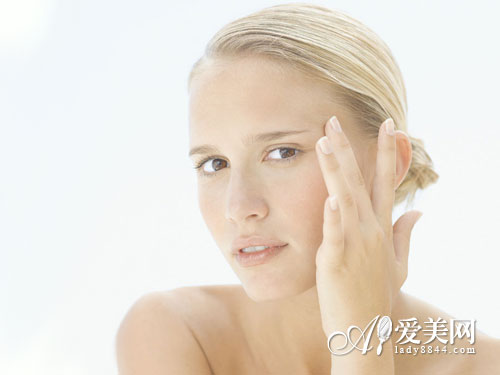 洗脸不对引发4大皮肤问题 正确洗脸6步骤
