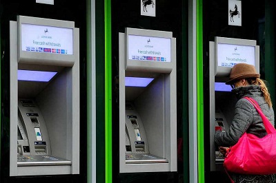 日本商家开卖男士<em>胸罩</em> 蕾丝花边款热销【4】-