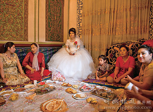 喀什看一场维吾尔婚礼 邂逅一群快乐的刀郎人