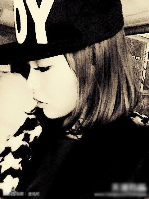 陈乔恩烈焰红唇雷人可爱 明星非主流自拍闪瞎