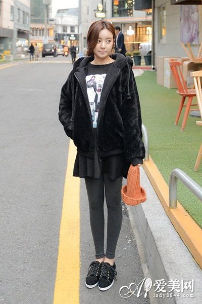  �ϯ̤�j�� �f�t�ɩ|�V�˷sLOOK 