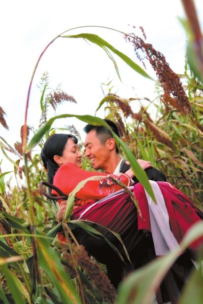 电视剧版"红高粱"杀青 周迅感慨"九儿改变人生观"