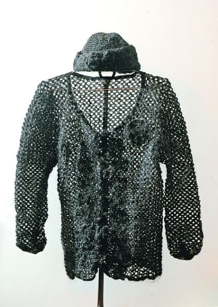 重庆女教师用自己11万根头发编织衣服帽子(图