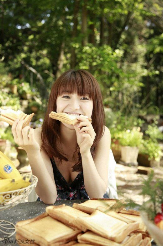 AKB48萌妹大岛优子曝写真 泳装照清纯性感
