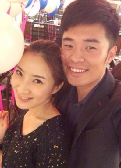 戏外陈赫与妻子甜蜜照期待马上生娃