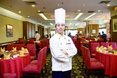 对不起又不能陪你们吃年夜饭了 向坚守者致敬