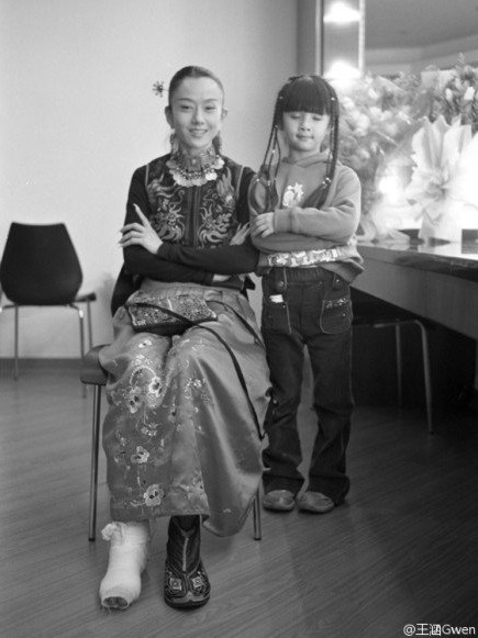 生活萌照曝光; 春晚转圈妹妹小彩旗系杨丽萍侄女 私照超美;; 2014春晚