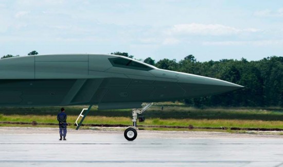 美媒披露中国轰-18隐形轰炸机方案身披土豪金