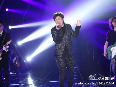 析歌手排名:周笔畅《爱火花》唱错粤语歌词孙