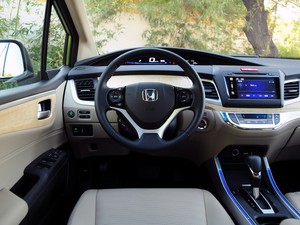 ���ﶫ�籾��ܵ�2013�� 1.8L CVT������ 5��