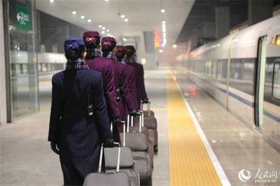 实拍:85后美女动<em>姐</em>的春运(组图)【10】--人民