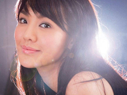 晋港女星容貌36变 周丽淇江若琳暴牙 杨颖似凤姐