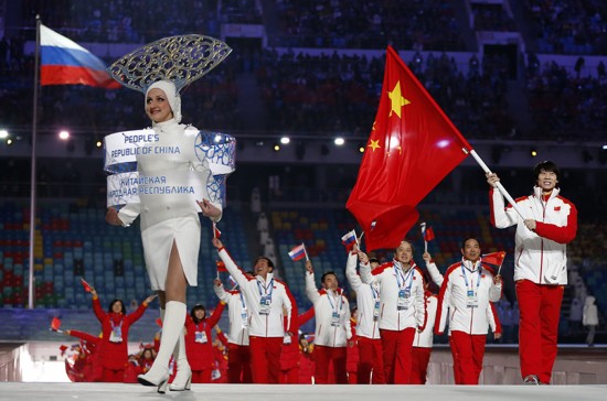 这是中国体育代表团在开幕式上入场。新华社记者王丽莉摄