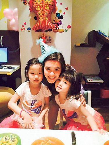 钟丽缇为小女儿Cayla庆生三爱女甜蜜合照(图)
