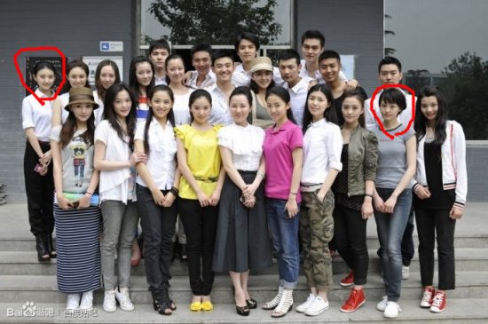 再来几张景甜和郑爽的同期毕业照
