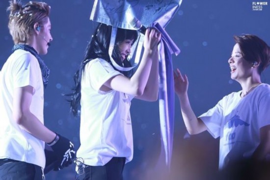 f(x)EXO齐聚快本 宋茜吴亦凡中国队长气场强大【20】--人民网福建频道--人民网