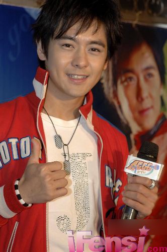 娱圈女星名车豪宅吸金大PK 【高清组图】【2