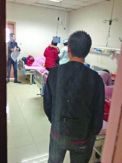 1岁<em>婴儿</em>被母亲长发缠绕窒息 父亲发现剪发送医