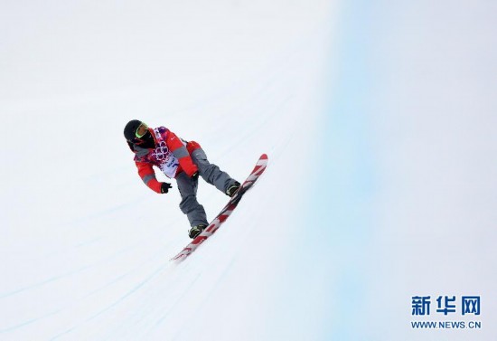 （冬奥会）（1）单板滑雪——男子U型场地技巧：史万成晋级半决赛