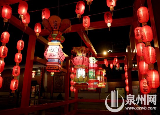 2014年元宵泉州灯会正式亮灯 各色花灯争奇斗